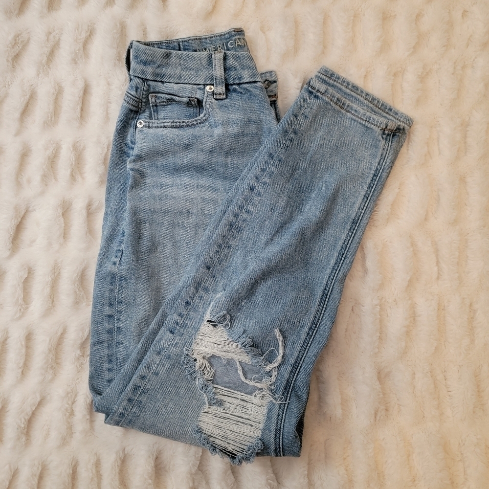 American Eagle High Rise Curvy Mom Jeans - Picture 6 of 6